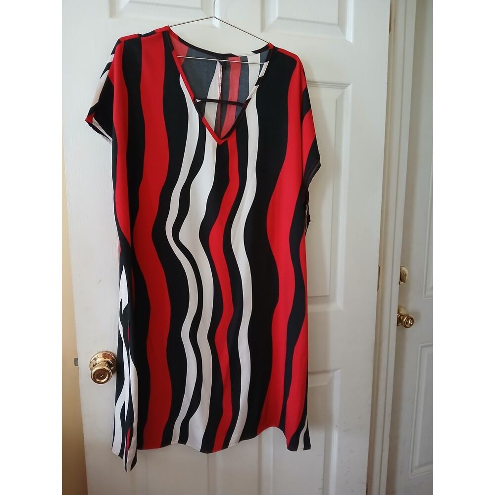 SHEIN Women’s Plus Size 2XL Red Black Stripe Shift Dress V Neck Loose Fit Tunic - Picture 2 of 7